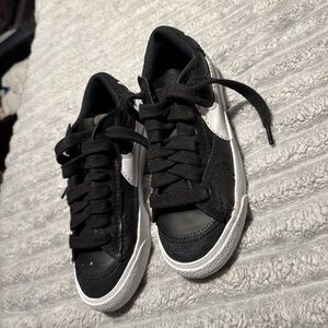 Nike Black and White Women's Sneakers